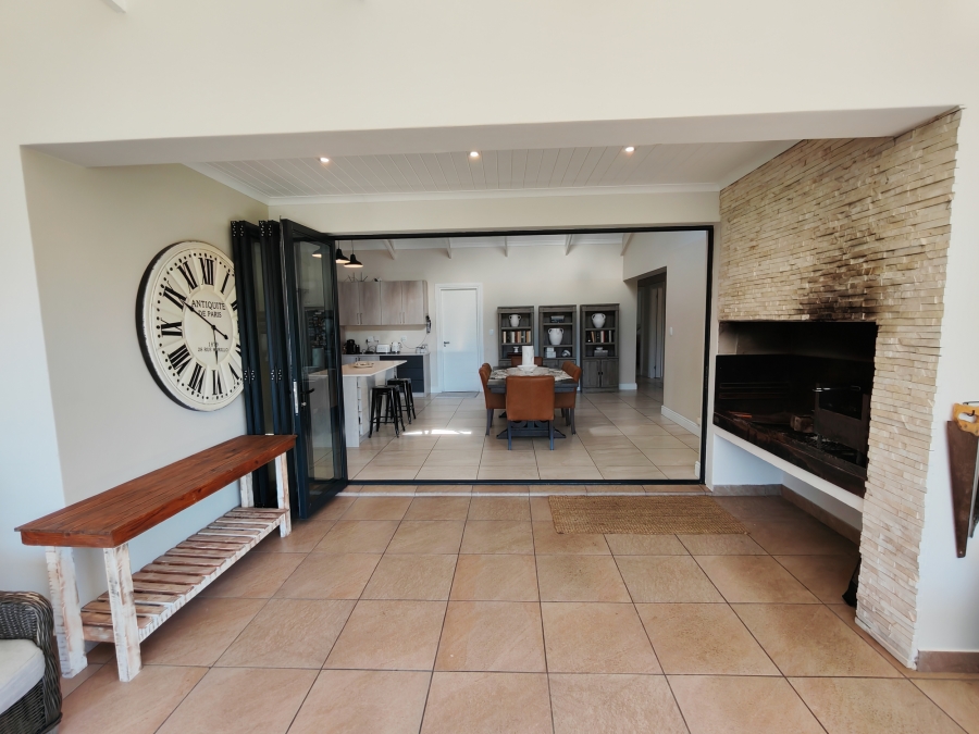 3 Bedroom Property for Sale in Kraaibosch Western Cape